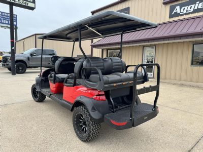2023 CLUB CAR ONWARD LIFTED 6 PASSENGER WITH EFI GAS ENGINE-$2500 OFF MSRP $16,995 Golf Cars
