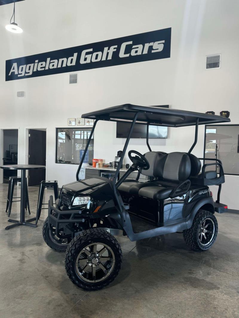 2025 CLUB CAR ONWARD 4 PASSENGER LIFTED EFI GAS ENGINE $1500 OFF MSRP!! Golf Cars